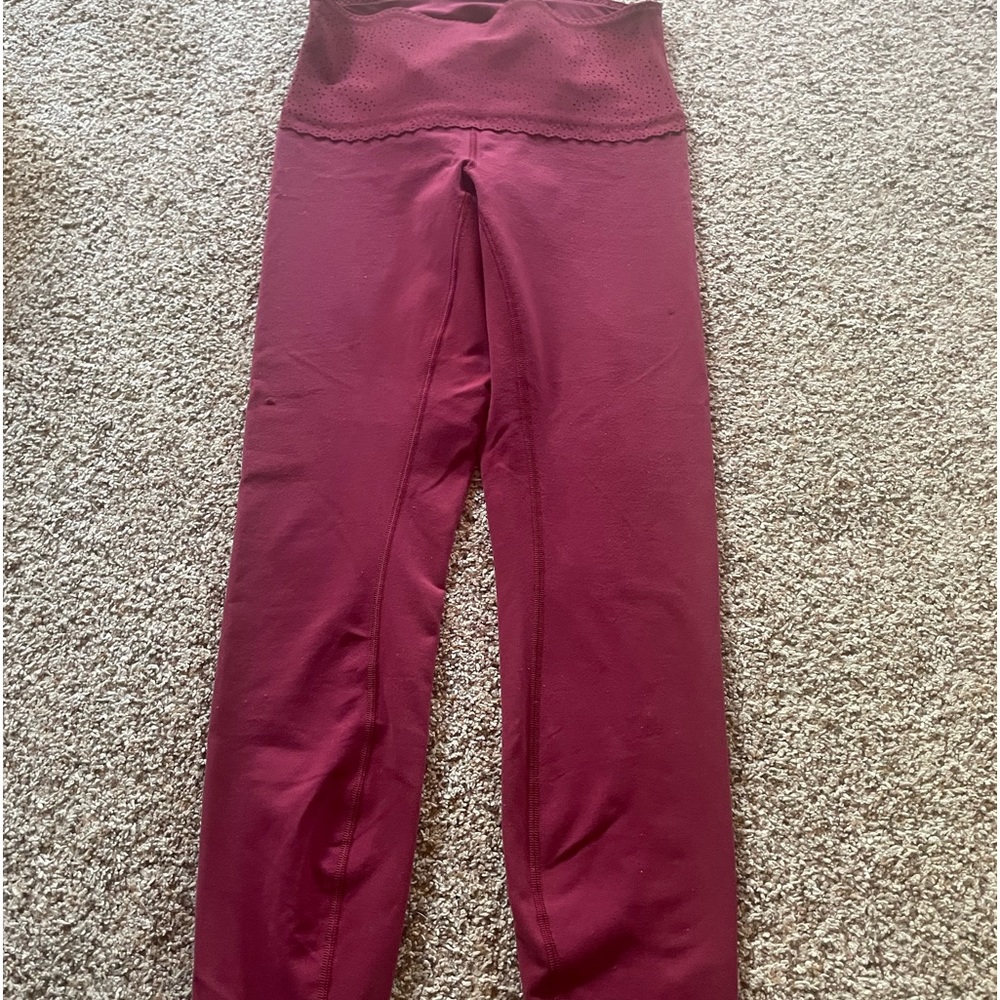 Lulu lemmon size 6 red full length leggings with flower print on waist